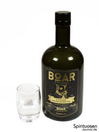 Boar Gin Black Glas und Flasche