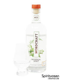 Nordcraft Dry Botanical Spirit Dill & Cucumber Glas und Flasche