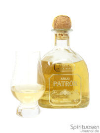 Patrón Anejo Glas und Flasche