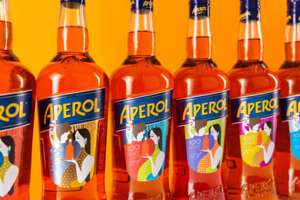 'Together We Joy' - Aperol mit Limited Art Edition zum 100. Jubiläum