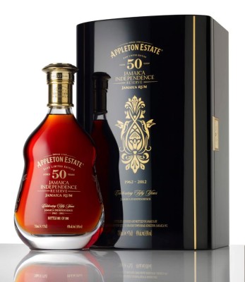 David Morrison öffnet letzte Flasche des Appleton Estate 50 Jahre