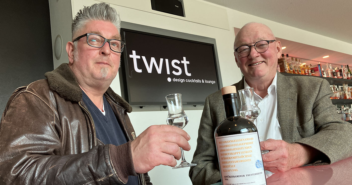 „Reinster Grappa“: Augustus Rex launcht Gewürztraminer Tresterbrand