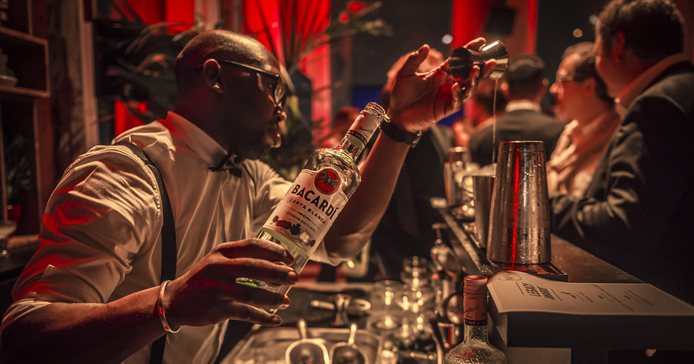 „Back to the Bar“: Bacardi weitet Corona-Hilfen für Bars in Europa aus