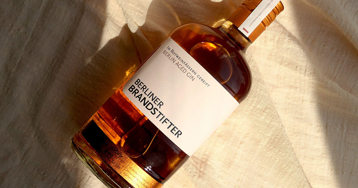 Extra Heidelbeere: Berliner Brandstifter enthüllt Berlin Aged Gin 2024 Extra Heidelbeere: Berliner Brandstifter enthüllt Berlin Aged Gin 2024