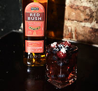 Mixability: Zwei „Simple Serves“ für Bushmills Red Bush