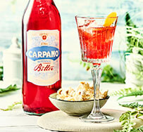 „Carpano Bikini Negroni“: Sommerlicher Signature-Drink zum Carpano Botanic Bitter