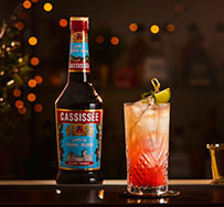Cocktails: Zwei „Perfect Serves“ zum Cassissée Crème de Cassis de Dijon