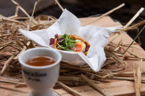 Dewar´s Scotch Egg Club trifft auf Street Food Festivals