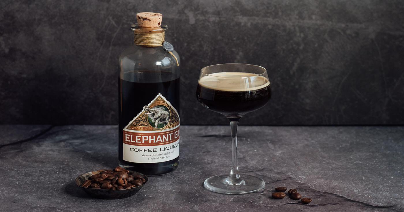 Signature-Drinks: Elephant Gin Coffee Liqueur vierfach im Mix