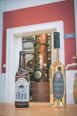 Feinbrennerei Sasse und Craft Beer Brauerei Finne kreieren Whisky