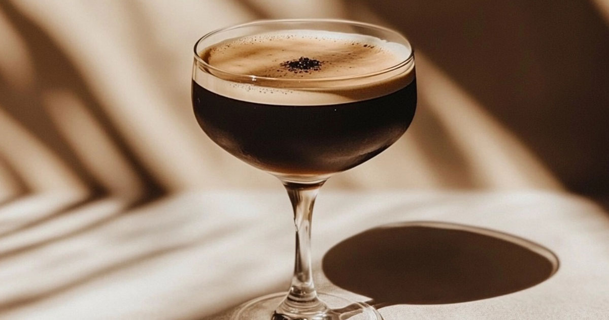„Dirty Coffee Maretini“: Gin Mare verleiht Klassiker mediterranen Twist