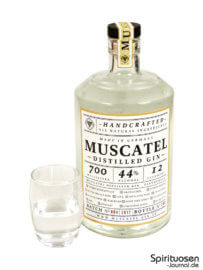 Muscatel Distilled Gin Glas und Flasche