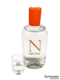 N Gin Vlc Glas und Flasche