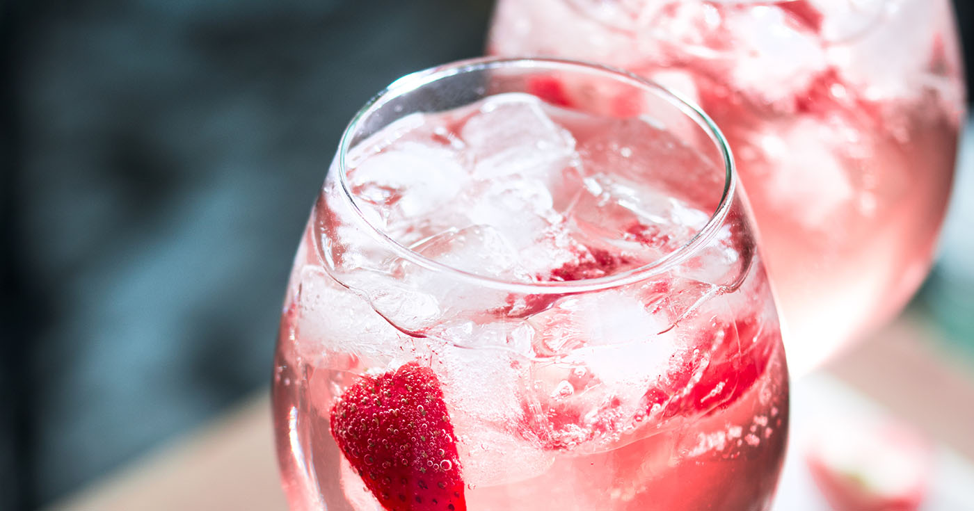 Beeriger Mix: Frühlingsdrinks mit Gordon’s Pink Distilled Gin
