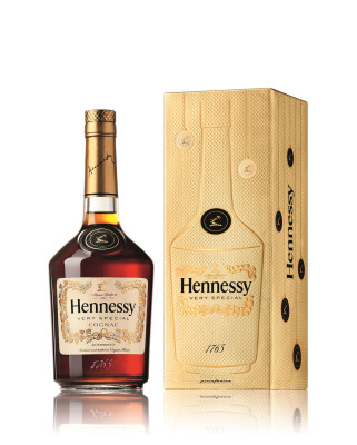 Hennessy V.S mit neuen Designs für Flasche und Verpackung
