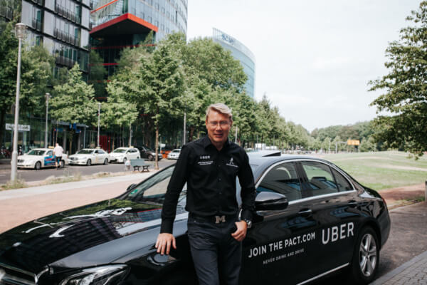 'Join the Pact' mit Mika Häkkinen, Johnnie Walker und Uber