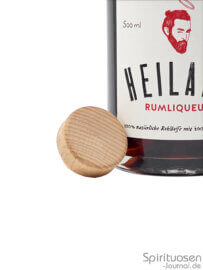 der Verschluss einer Flasche Heiland Rumliqueur