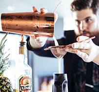 „Vandrelyst“: Kai Runge kreiert Drink mit Linie Aquavit