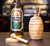 Kreation „Woodpecker“: Barteam des „The Bohemian“ mixt mit Linie Aquavit