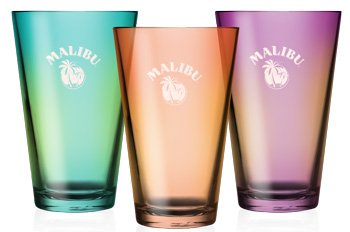 On-Pack-Promotion von Malibu Rum mit drei bunten Gläsern