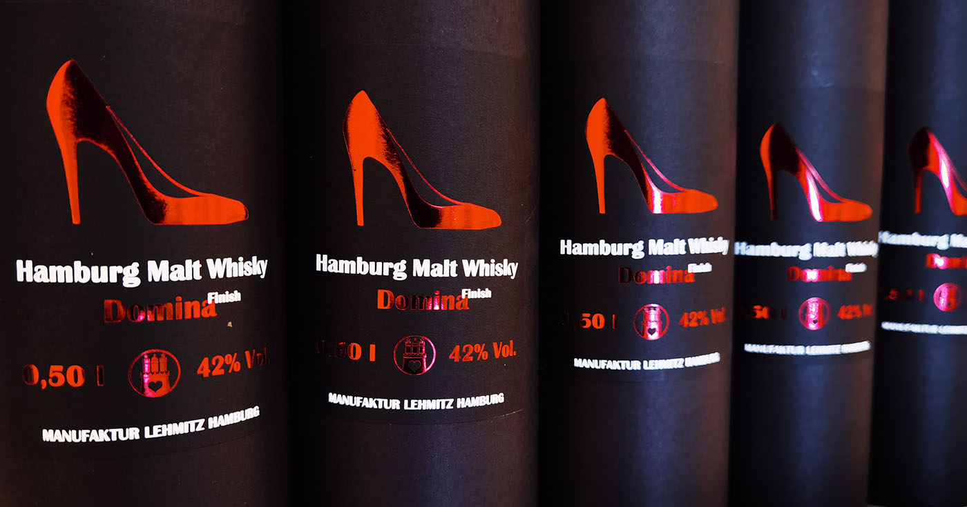 Mit Mini-Peitsche: Manufaktur Lehmitz launcht Hamburg Malt Whisky Domina Finish