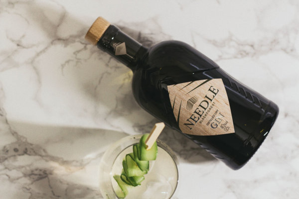 Needle Blackforest Gin erhält neues Flaschendesign