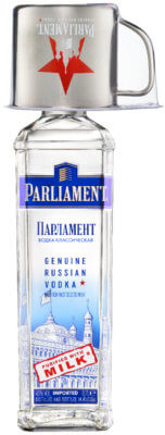 Parliament Vodka erneut mit Mule-Becher im On-Pack Parliament Vodka erneut mit Mule-Becher im On-Pack