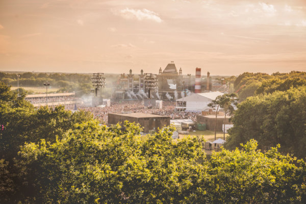 Dos Mas wird Partner von Parookaville