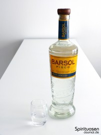 Barsol Pisco Selecto Acholado Glas und Flasche