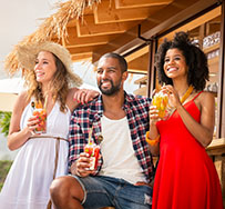 Drinkideen von Pitú: Klassiker „Caipirinha“ trifft Erdbeere, Maracuja und Co.