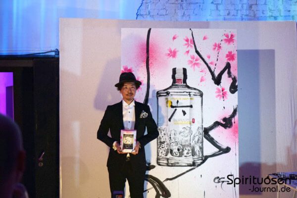 Roku Gin kooperiert mit Ink-Artist Ohgushi für Geschenkverpackung