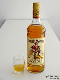Captain Morgan Original Spiced Gold Glas und Flasche
