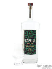 Copalli White Rum Glas und Flasche