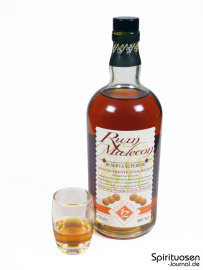 Rum Malecon Reserva Superior 12 Jahre Glas und Flasche