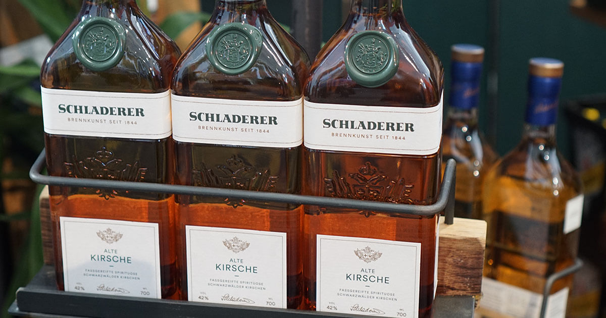 Neuzugänge: Schladerer Hausbrennerei führt Alten Apfel und Alte Kirsche ein