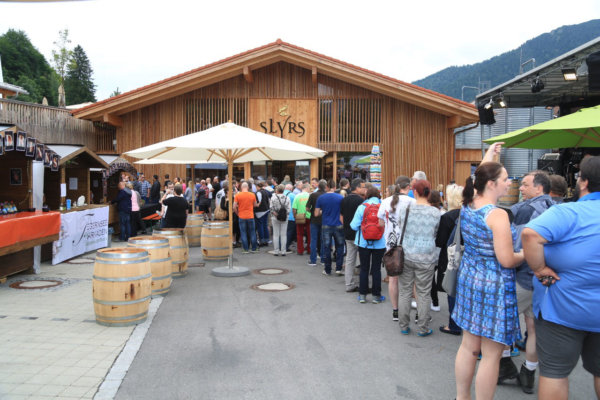 Slyrs Destillerie feiert Zehnjähriges mit neuen Abfüllungen