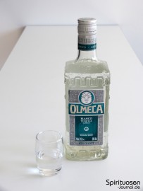 Olmeca Blanco Glas und Flasche