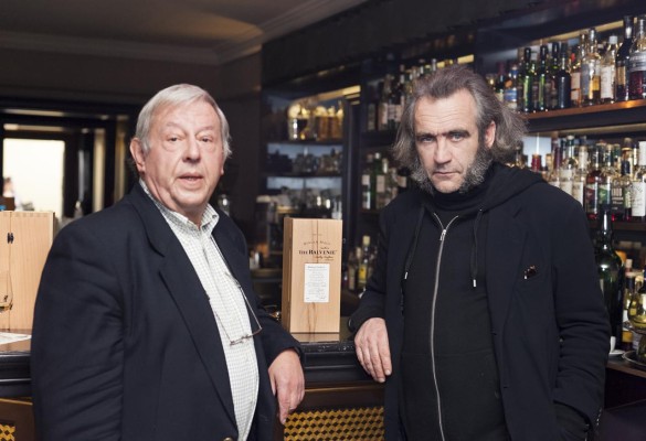 Whisky-Experte Prof. Walter Schobert und Barchef Stefan Gabányi
