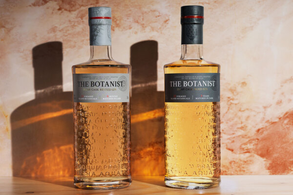 The Botanist Islay Cask Rested Gin und The Botanist Islay Cask Aged Gin