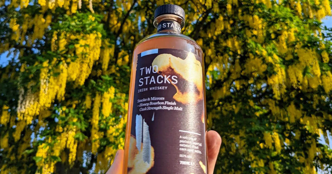 Single Cask: Two Stacks enthüllt Smoke & Mirrors Honey Bourbon Finish