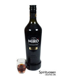 Miró Vermut Reserva Glas und Flasche