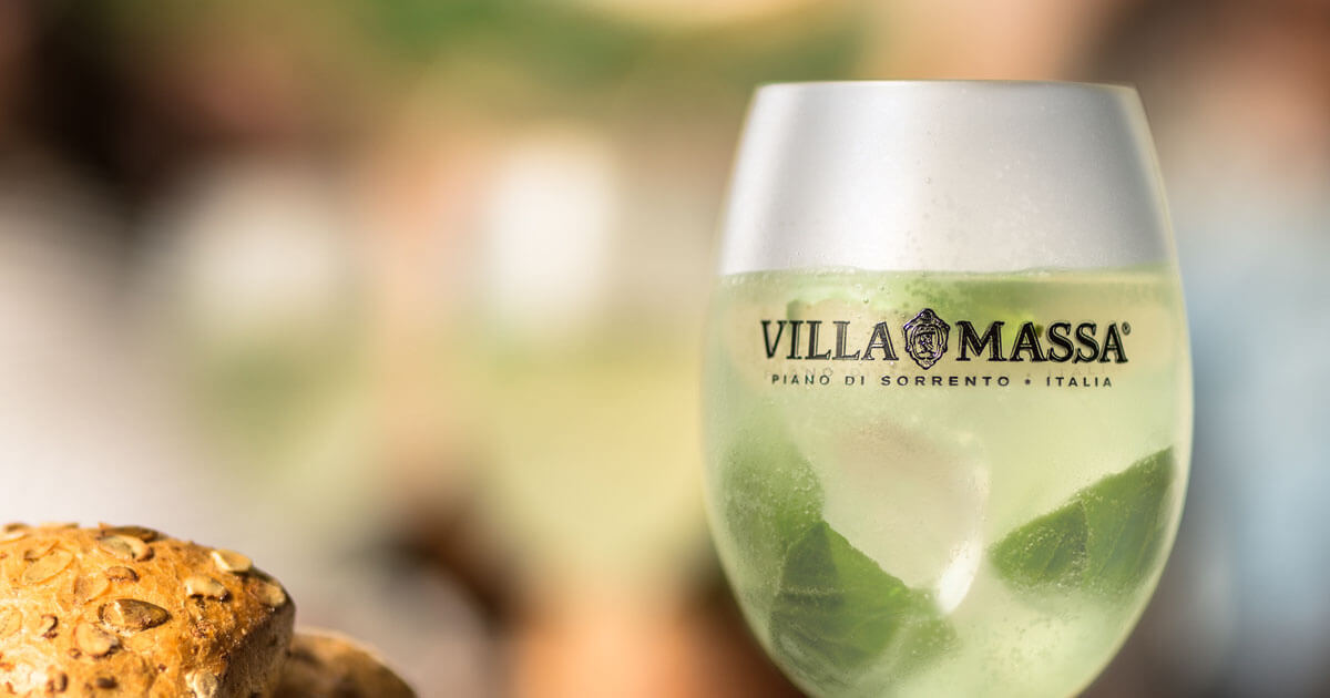 Aperitivo & Digestivo: Die beiden „Perfect Serves“ des Villa Massa Limoncello