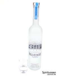 Belvedere Vodka Glas und Flasche
