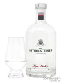 The Ostholsteiner Rye Vodka Glas und Flasche