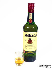 Jameson Irish Whiskey Glas und Flasche