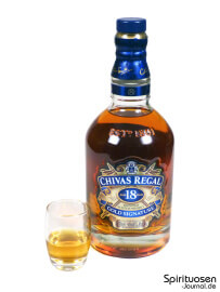 Chivas Regal 18 Jahre Glas und Flasche