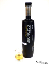 Octomore Scottish Barley Edition 06.1 Glas und Flasche