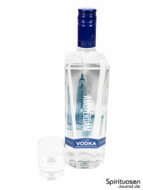 New Amsterdam Vodka Glas und Flasche