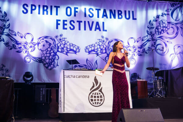 Tausende feierten mit Yeni Raki bei 5. Spirit of Istanbul Festival