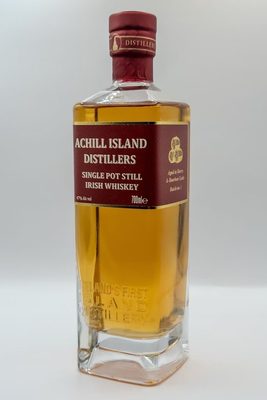 Achill Island Single Pot Still eine Flasche Achill Island Single Pot Still